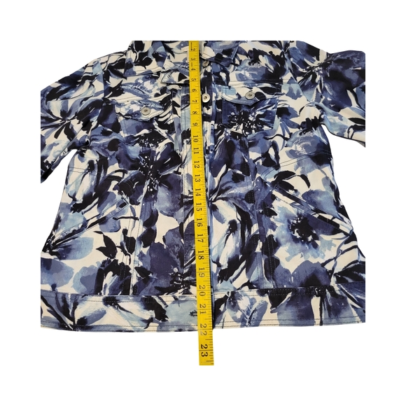 Floral Blue and White Women's Denim Top - Picture 7 of 11